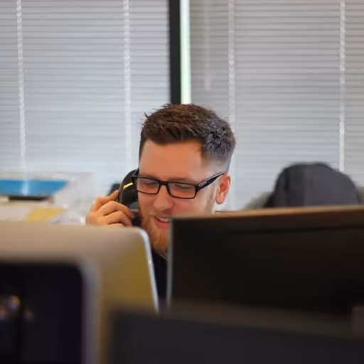 Ik wil een medewerker spreken, Waarom alleen een chatbot niet genoeg is