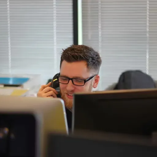 Ik wil een medewerker spreken, Waarom alleen een chatbot niet genoeg is