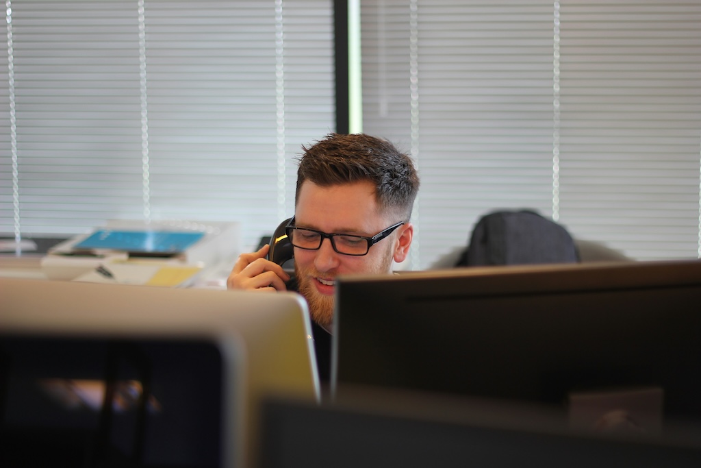 Ik wil een medewerker spreken, Waarom alleen een chatbot niet genoeg is